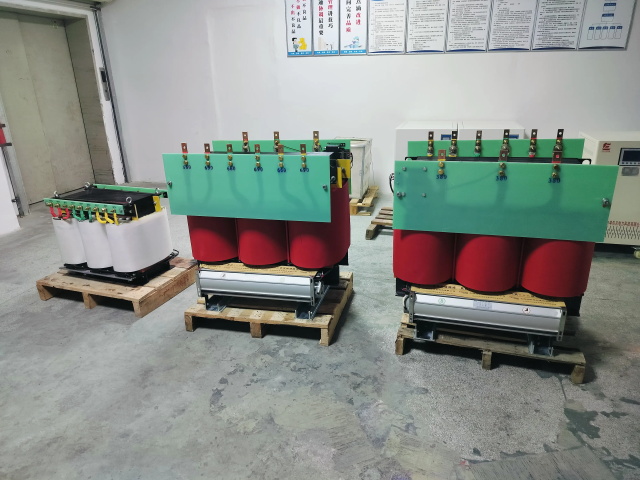 洛宁KS11-1000KVA矿用变压器